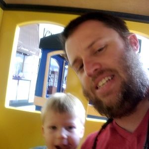 Meet your Posher, Lee